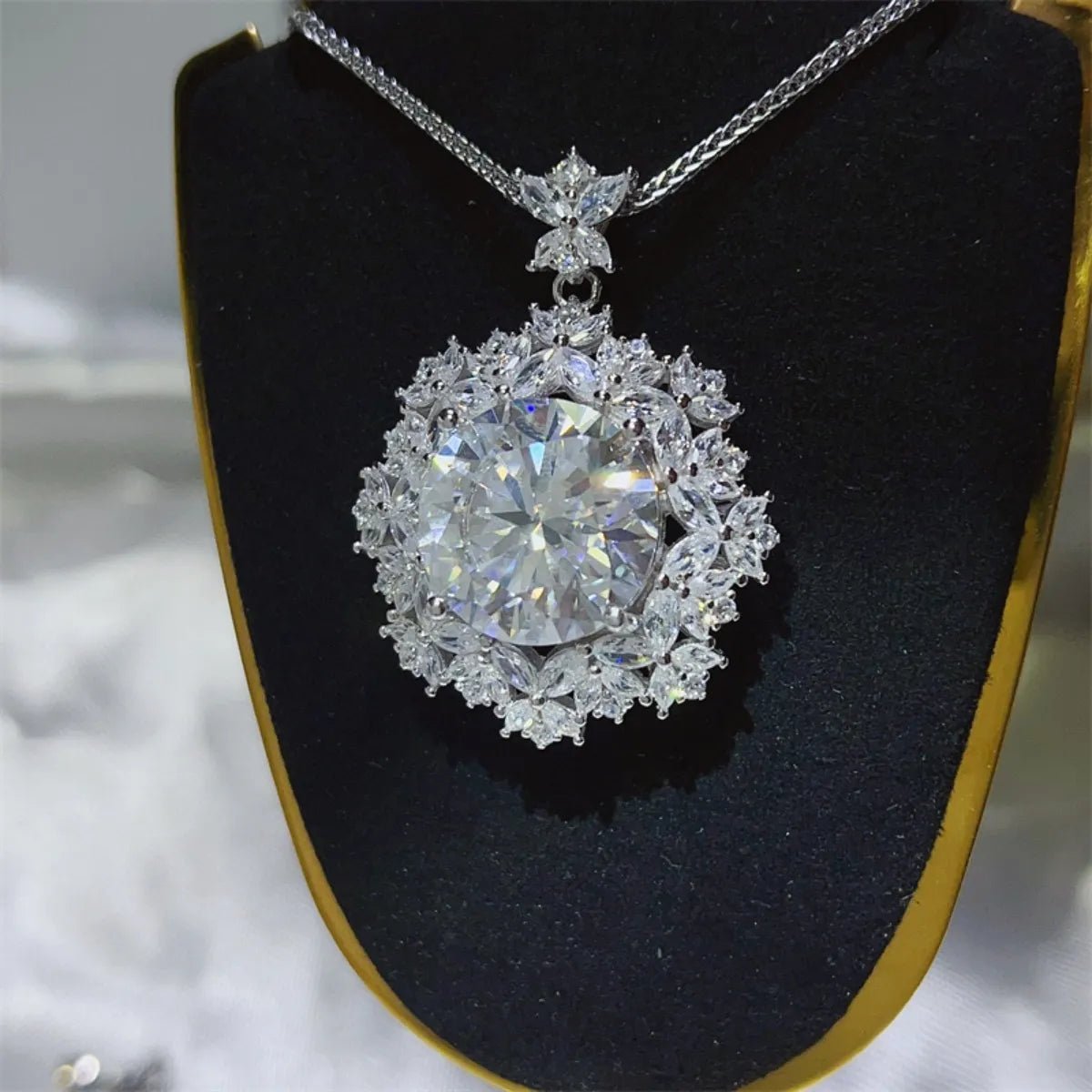10 Carat Moissanite 925 Sterling Silver Necklace - Coolpeacock