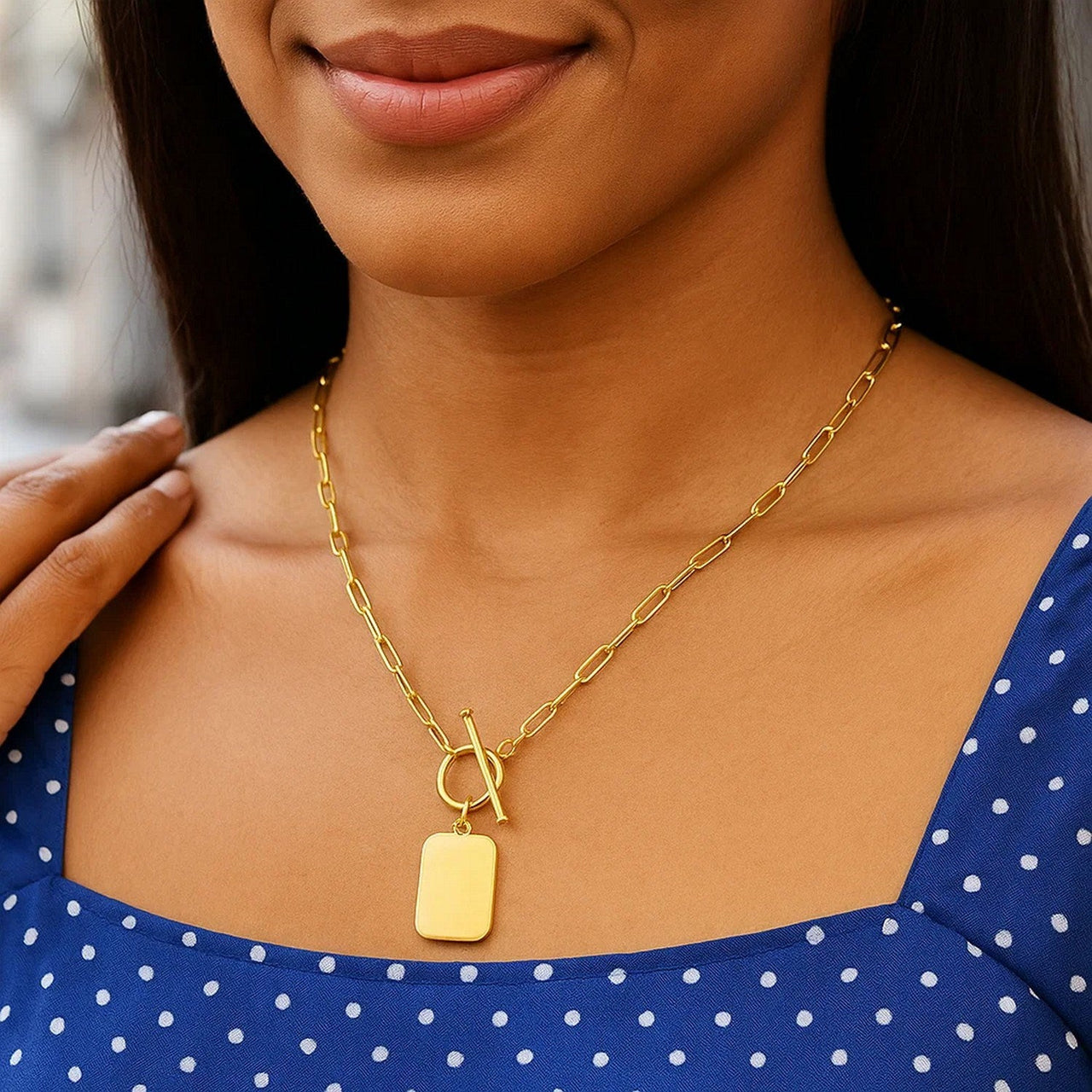 14k Yellow Gold Paperclip Chain Necklace with Rounded Rectangle Pendant - KIAHMILLA