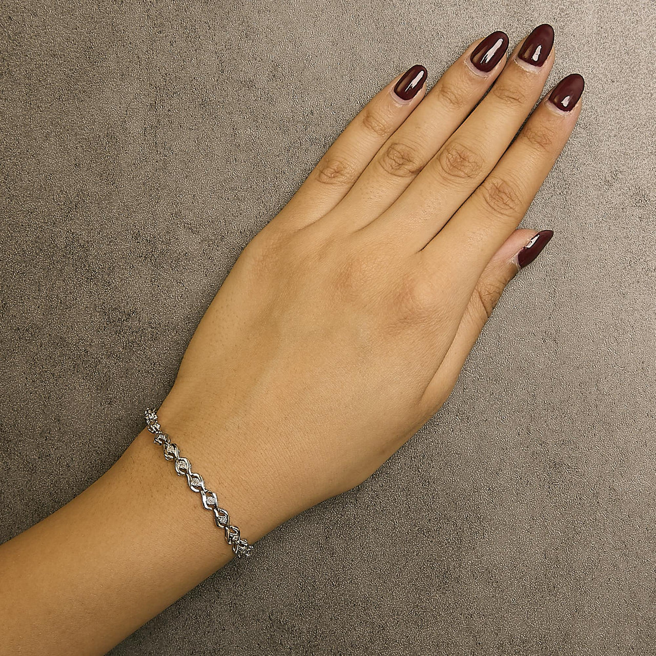 .925 Sterling Silver 1/10 Cttw Round-Cut Diamond Links of Flame Bracelet (I-J Color, I3) - 7.25"