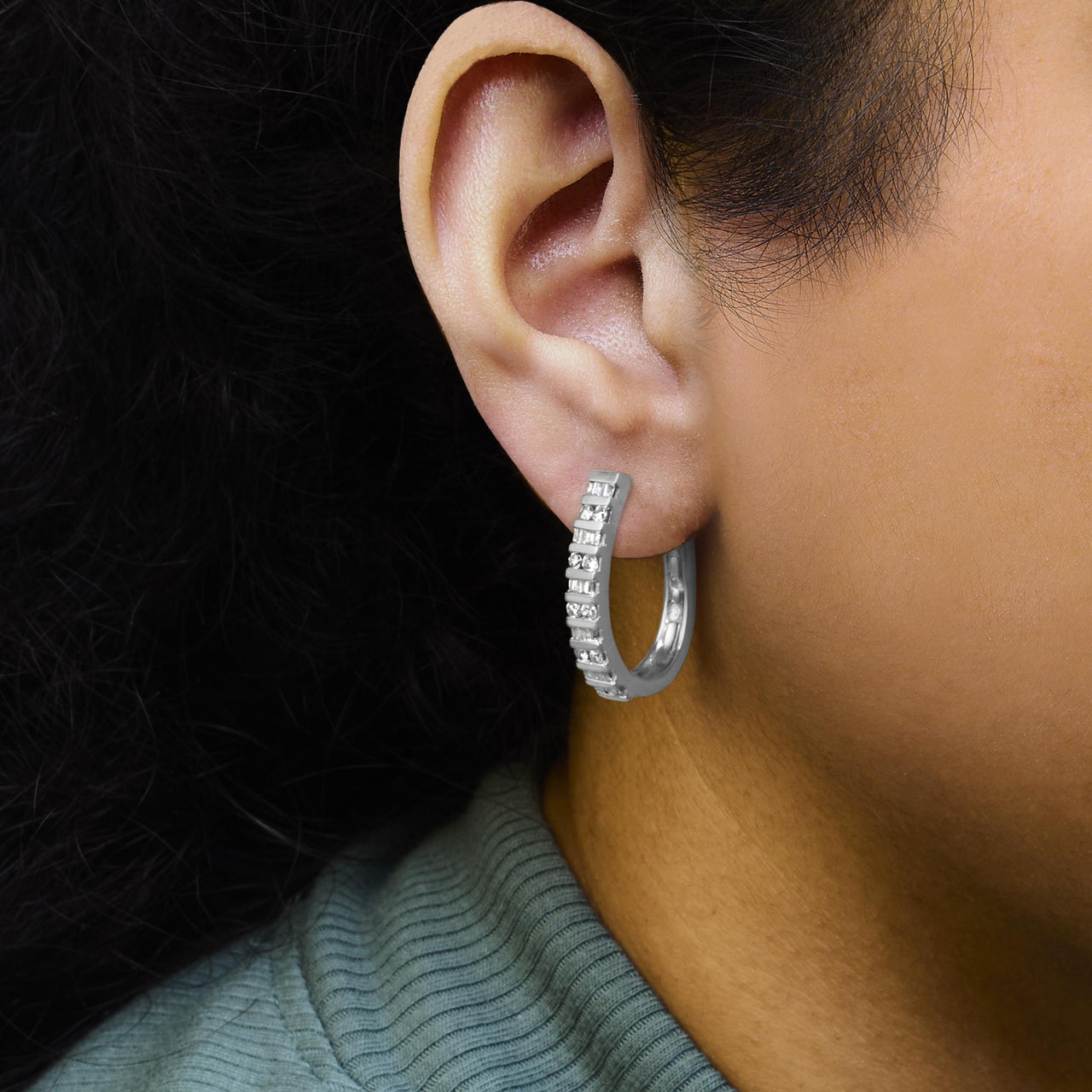 10K Yellow Gold 1.0 Cttw Alternating  Diamond "U" Hoop Earrings (I-J Color, I2-I3 Clarity)