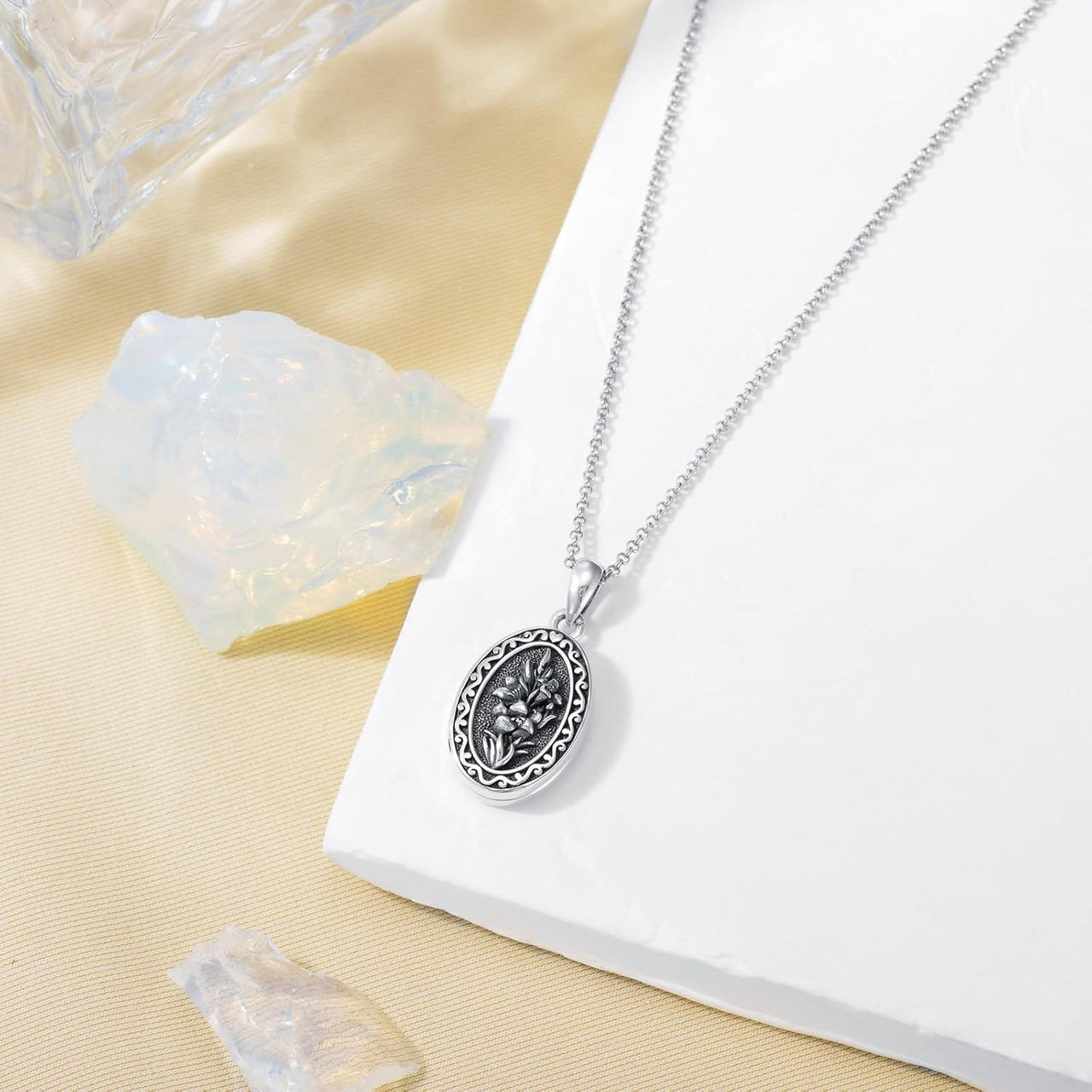 925 Sterling Silver Photo Locket Necklace