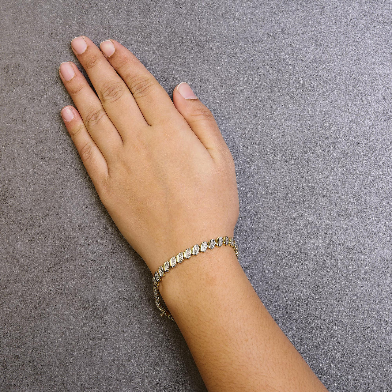 10K Yellow Gold Plated .925 Sterling Silver 1/2 Cttw Diamond Oval Link Bracelet (I-J Color, I3 Clarity) - 7.75 Inches