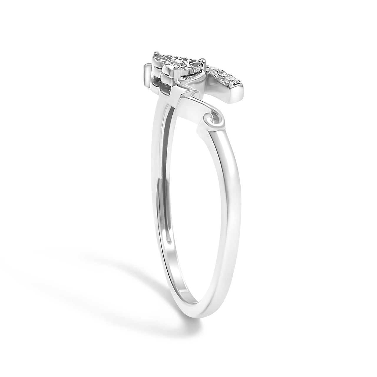 .925 Sterling Silver Diamond Accent "MOM" Heart Ring (J-K Color, I2-I3 Clarity)