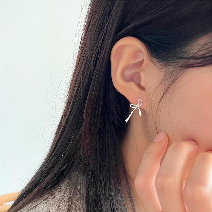 Bridesmaid Cute Hollow Bow-Knot 925 Sterling Silver Stud Earrings - KIAHMILLA