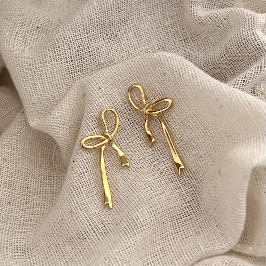 Bridesmaid Cute Hollow Bow-Knot 925 Sterling Silver Stud Earrings - KIAHMILLA