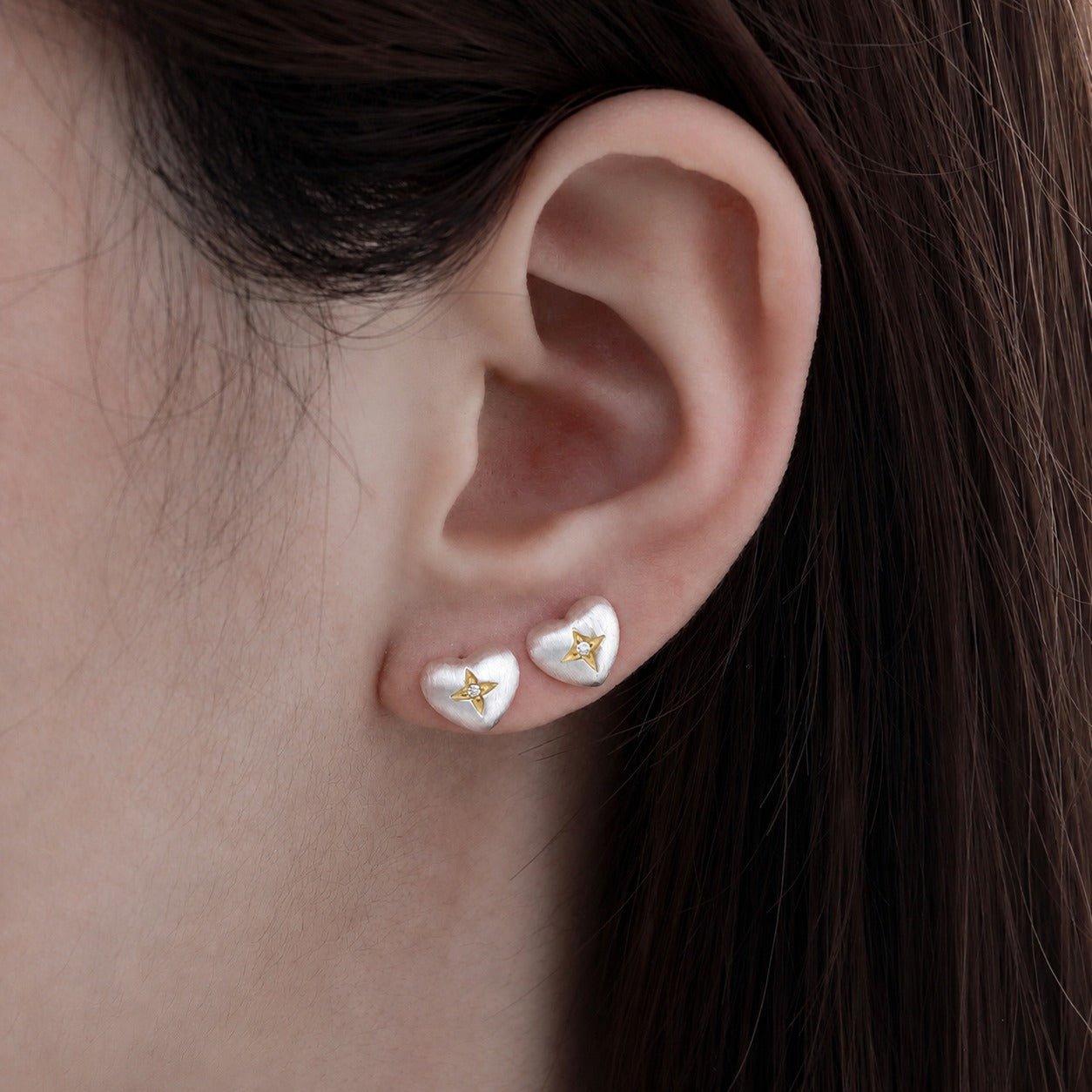 Brushed Heart-Shaped Zirconia Two Tone 925 Sterling Silver Gold-Plated Star Patterned Heart Stud Earrings - KIAHMILLA