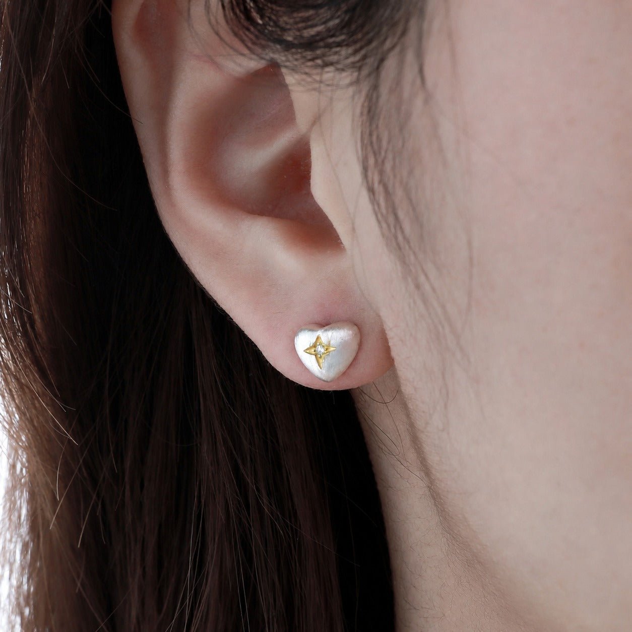 Brushed Heart-Shaped Zirconia Two Tone 925 Sterling Silver Gold-Plated Star Patterned Heart Stud Earrings - KIAHMILLA