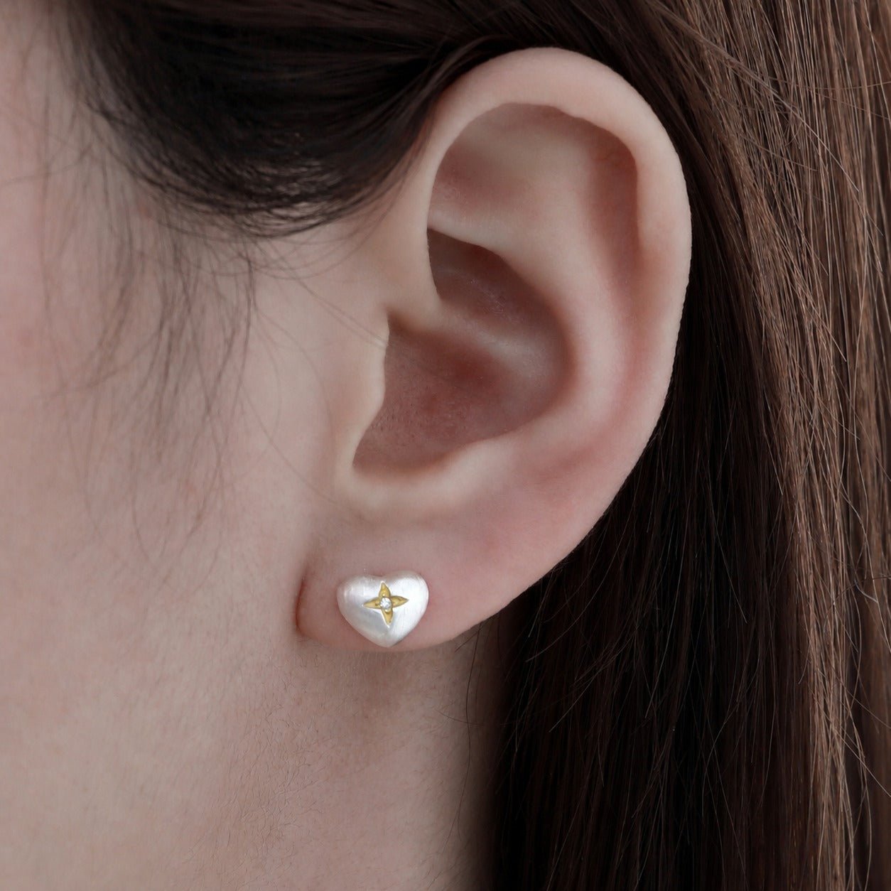 Brushed Heart-Shaped Zirconia Two Tone 925 Sterling Silver Gold-Plated Star Patterned Heart Stud Earrings - KIAHMILLA