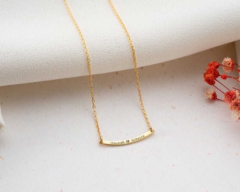 Customized Curved Bar Name Necklace - KIAHMILLA
