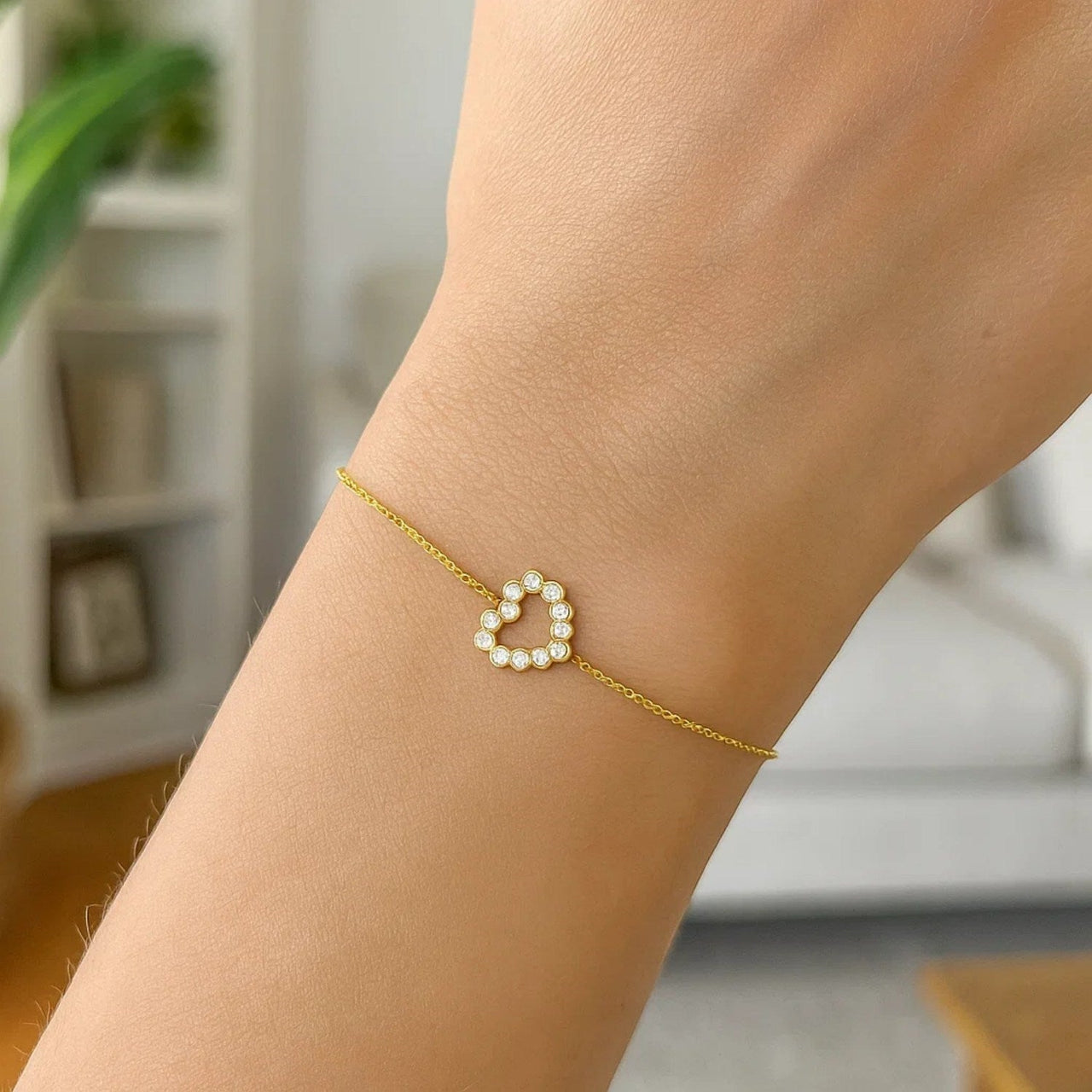 Elegant 14k Yellow Gold Petite Diamond Heart Bracelet - KIAHMILLA
