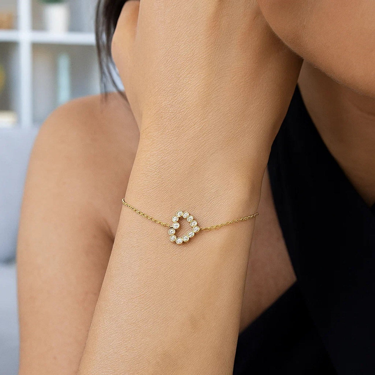 Elegant 14k Yellow Gold Petite Diamond Heart Bracelet - KIAHMILLA