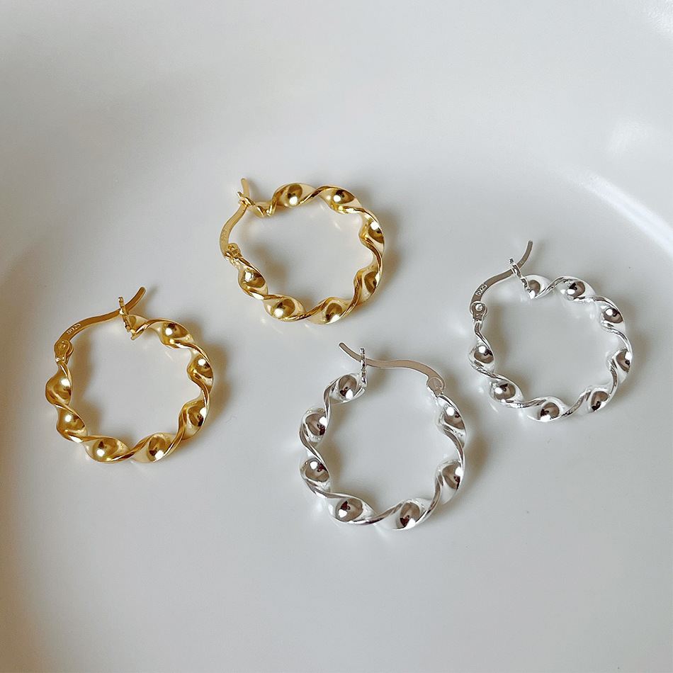 Fashion Twisted Wave 925 Sterling Silver Hoop Earrings - KIAHMILLA