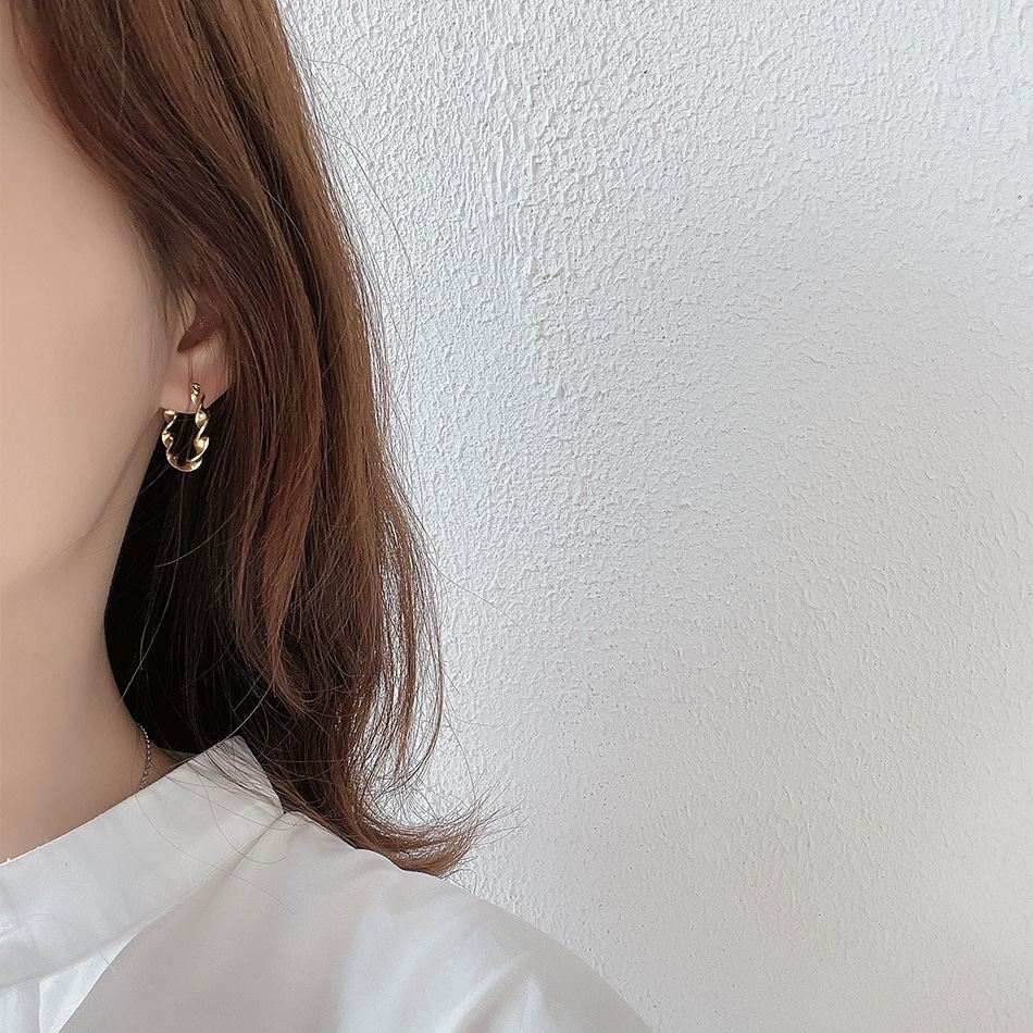 Fashion Twisted Wave 925 Sterling Silver Hoop Earrings - KIAHMILLA