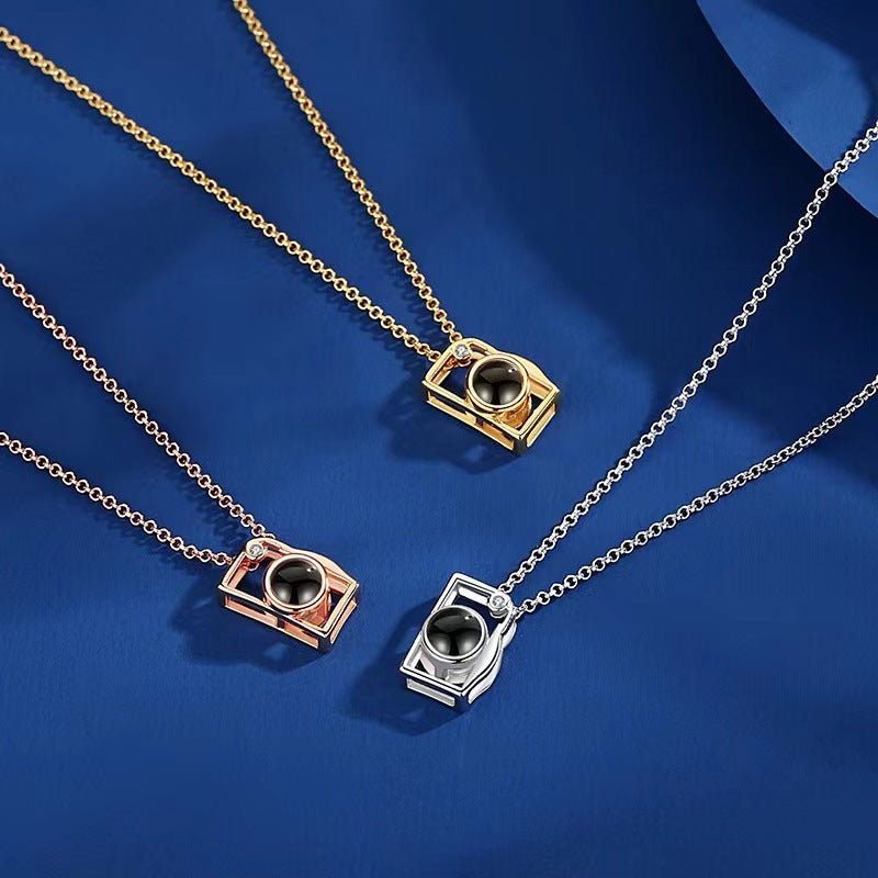 Retro Fashion Hollow Camera Projection Necklace - KIAHMILLA