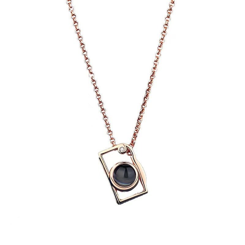 Retro Fashion Hollow Camera Projection Necklace - KIAHMILLA
