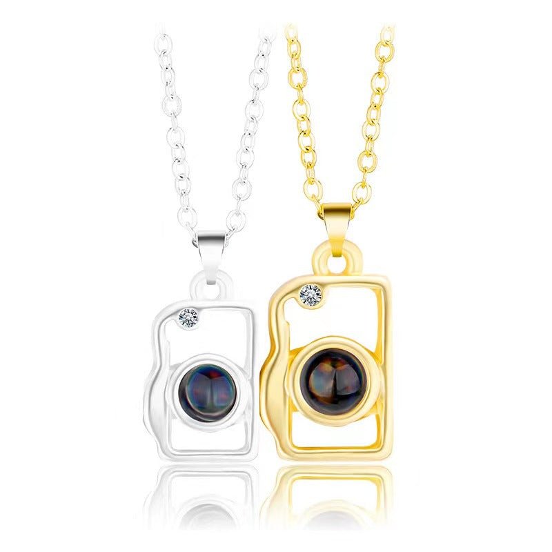 Retro Fashion Hollow Camera Projection Necklace - KIAHMILLA