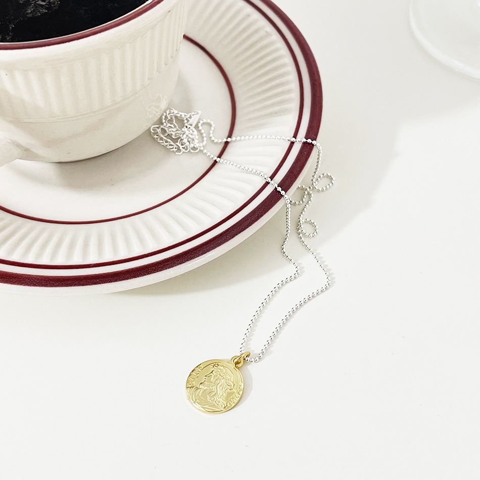 Simple Portrait Coin 925 Sterling Silver Necklace - KIAHMILLA